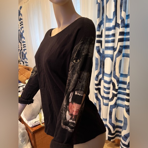 H&M Black And Quarter Sleeve Jaguar Pullover Size Medium - Picture 4 of 9